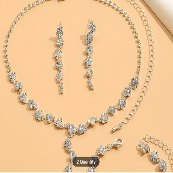 This set includes a necklace, earrings, and bracelet - Silver Plating & Zircons - Picture 5 of 8